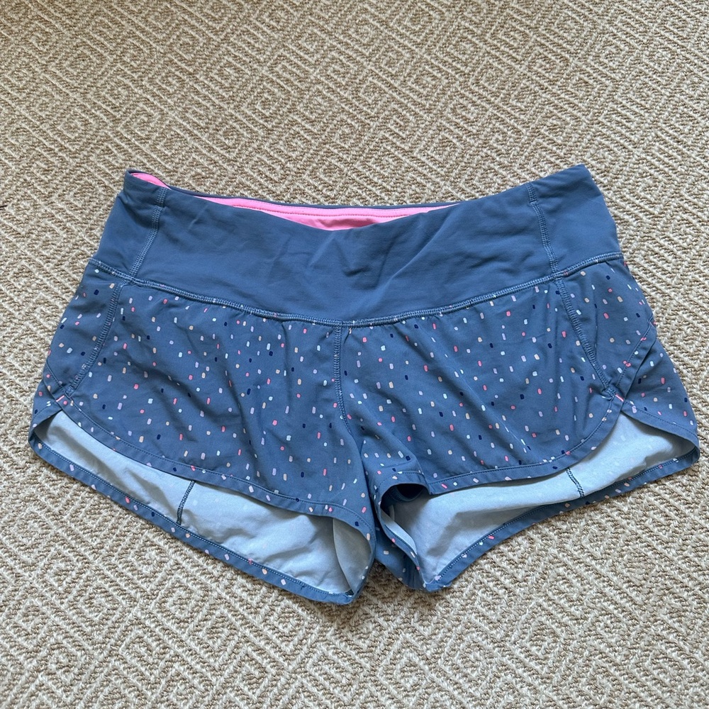 Patterned lululemon speed up shorts 2.5”